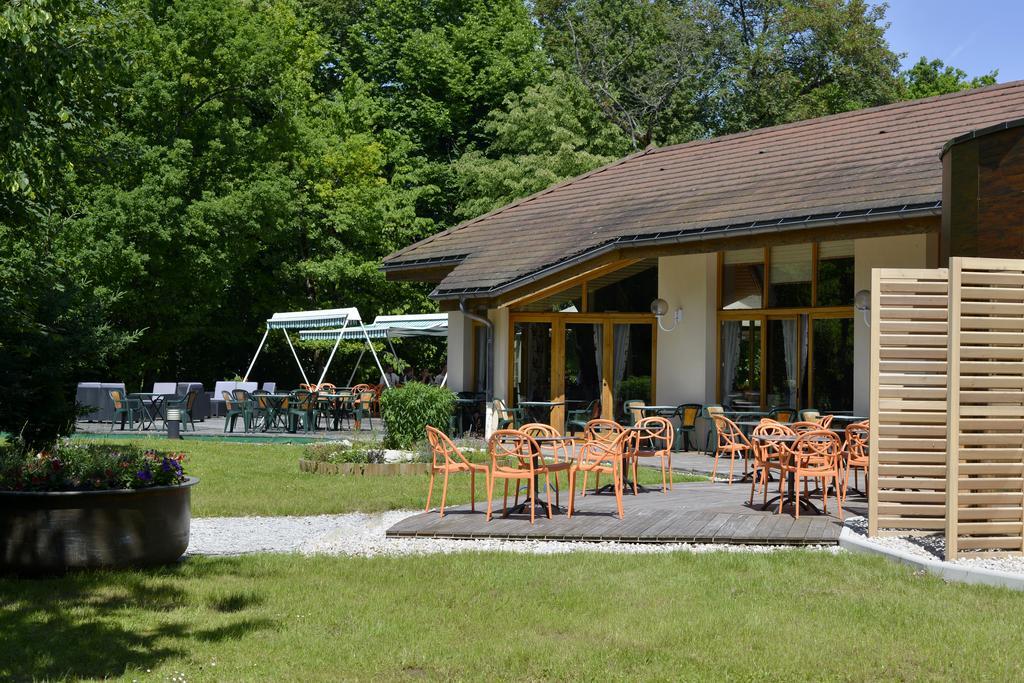 Le Bois Dormant-Hotel Restaurant & Spa Logis Hotel Шампаньол Екстериор снимка