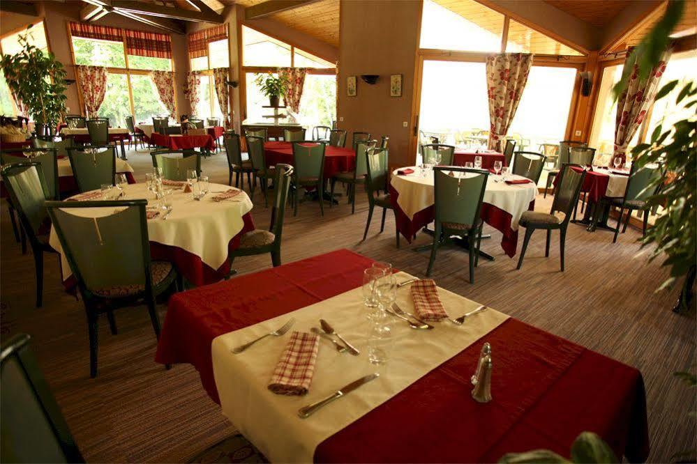 Le Bois Dormant-Hotel Restaurant & Spa Logis Hotel Шампаньол Екстериор снимка