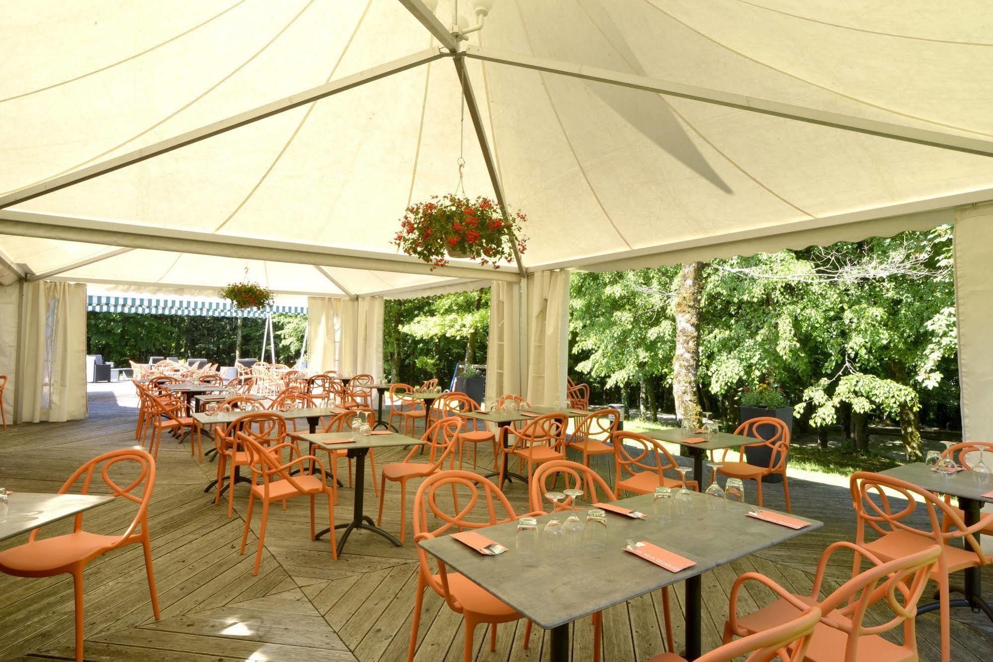 Le Bois Dormant-Hotel Restaurant & Spa Logis Hotel Шампаньол Екстериор снимка